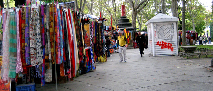 Vendors in front of Prado Museum
