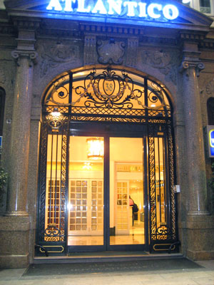 Entrance to Hotel Atlantico Madrid