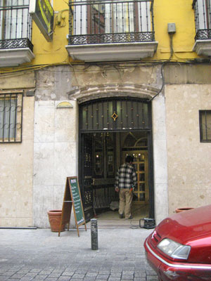 Entrance to Hostal Cantabrico Madrid