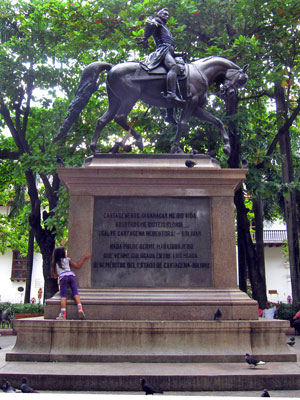 Statue of Simon Bolívar in Parque de Bolívar in Old City