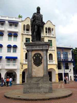 Statue of Pedro de Heredia